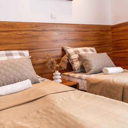 Max Apartamenty - Pokoje - Domki - Restauracja - Basen ミエルノ エクステリア 写真