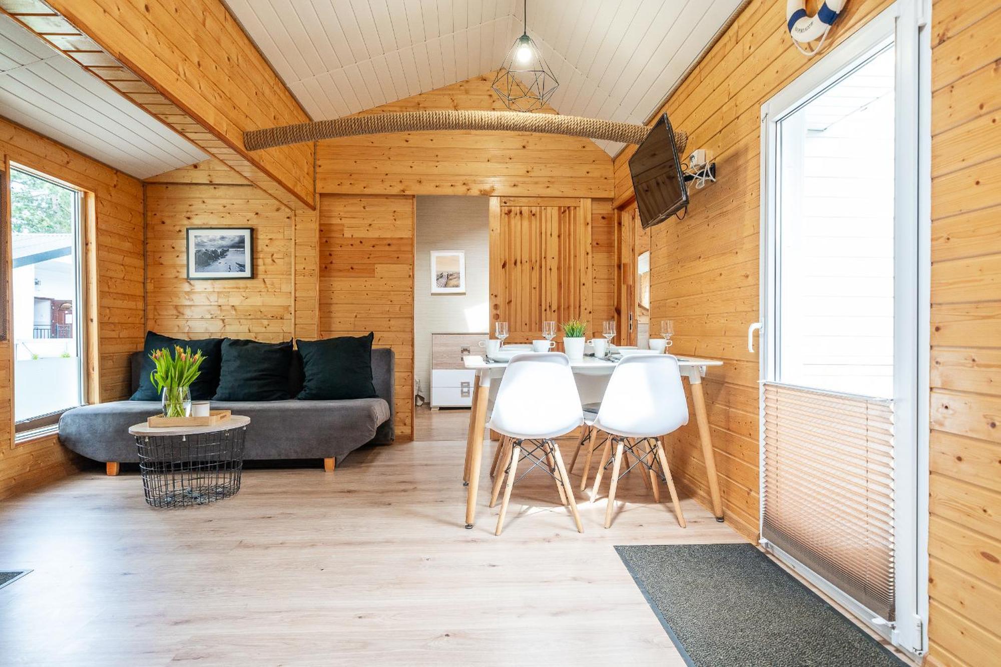 Max Apartamenty - Pokoje - Domki - Restauracja - Basen ミエルノ エクステリア 写真