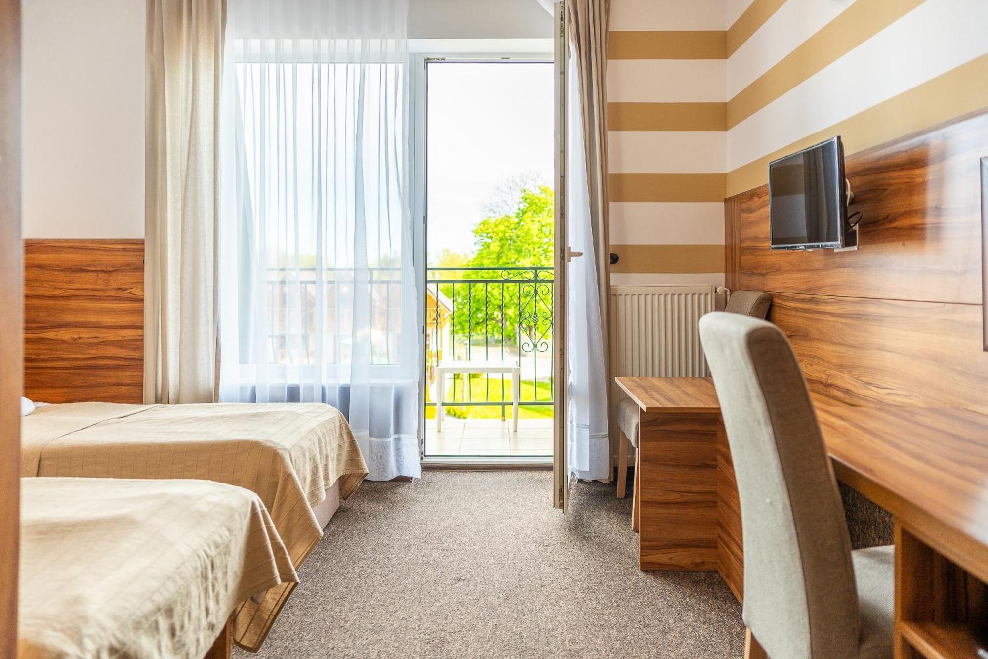 Max Apartamenty - Pokoje - Domki - Restauracja - Basen ミエルノ エクステリア 写真
