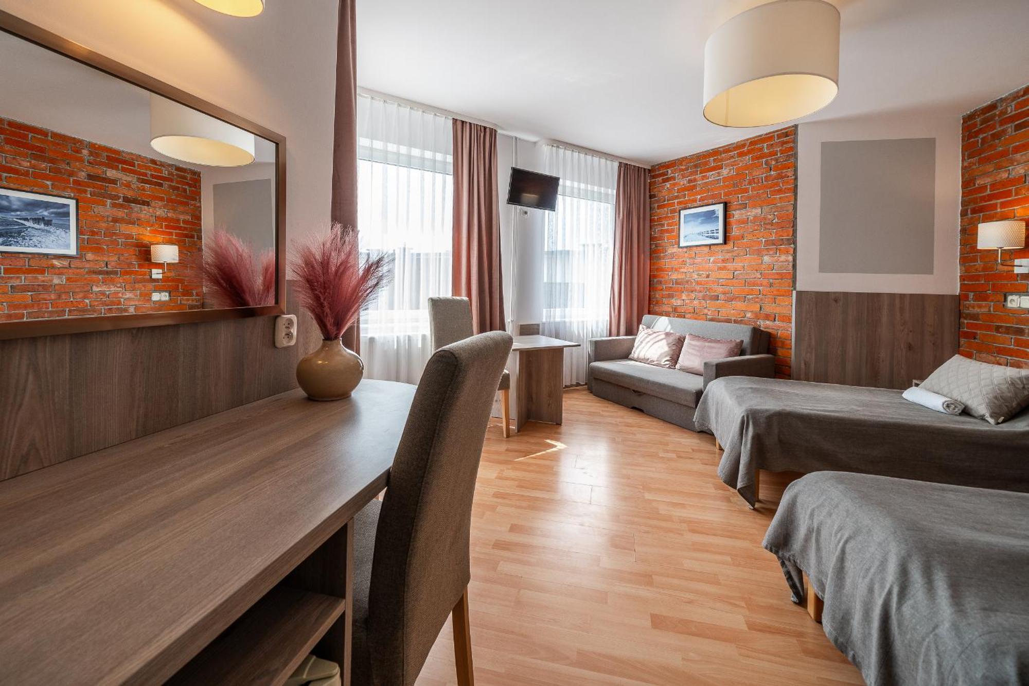 Max Apartamenty - Pokoje - Domki - Restauracja - Basen ミエルノ エクステリア 写真