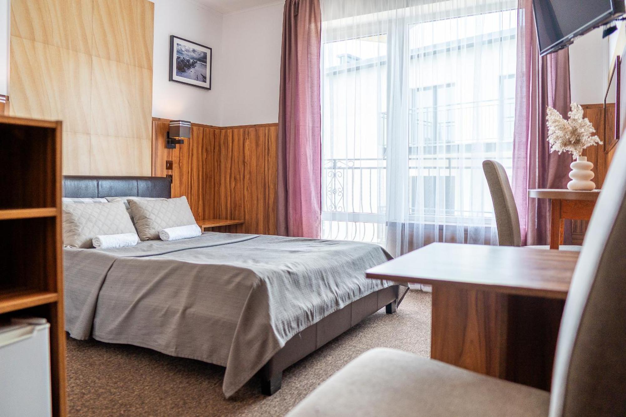 Max Apartamenty - Pokoje - Domki - Restauracja - Basen ミエルノ エクステリア 写真